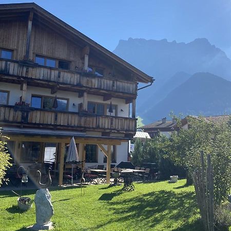 Hotel Zum Urviech -Erwachsenenhotel- (Adults Only) Ehrwald Esterno foto