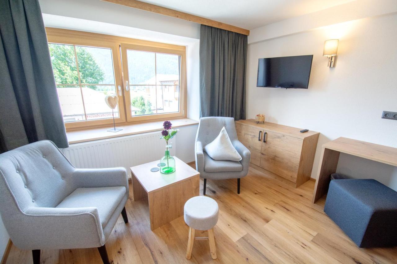 Hotel Zum Urviech -Erwachsenenhotel- (Adults Only) Ehrwald Esterno foto